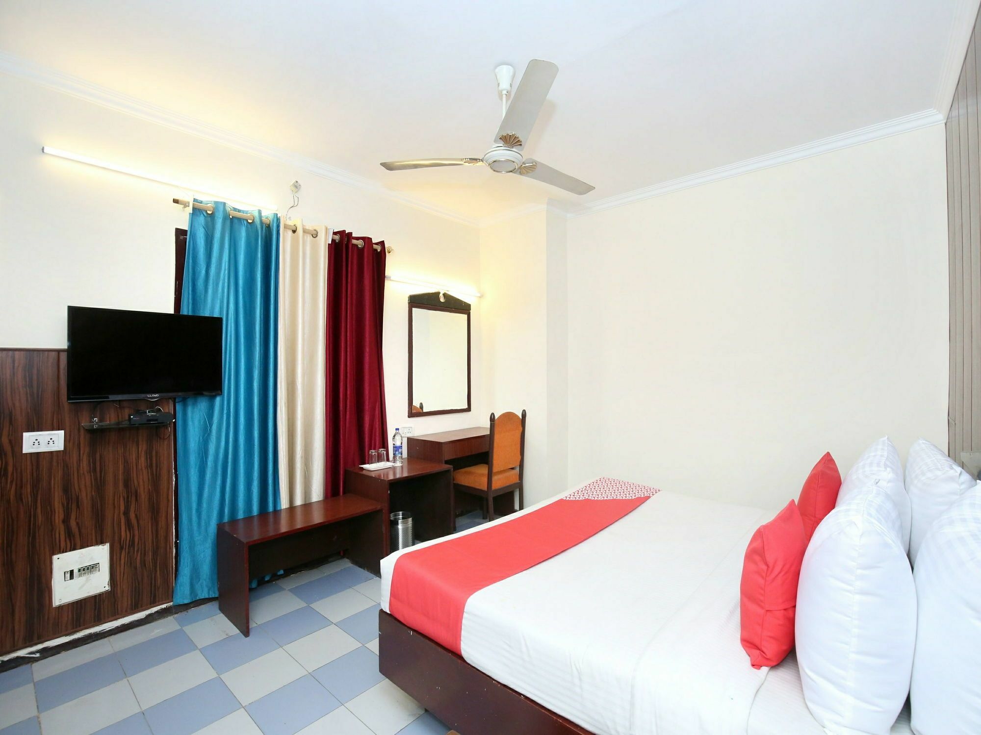 Hotel Oscar Regency Panchkula Zewnętrze zdjęcie